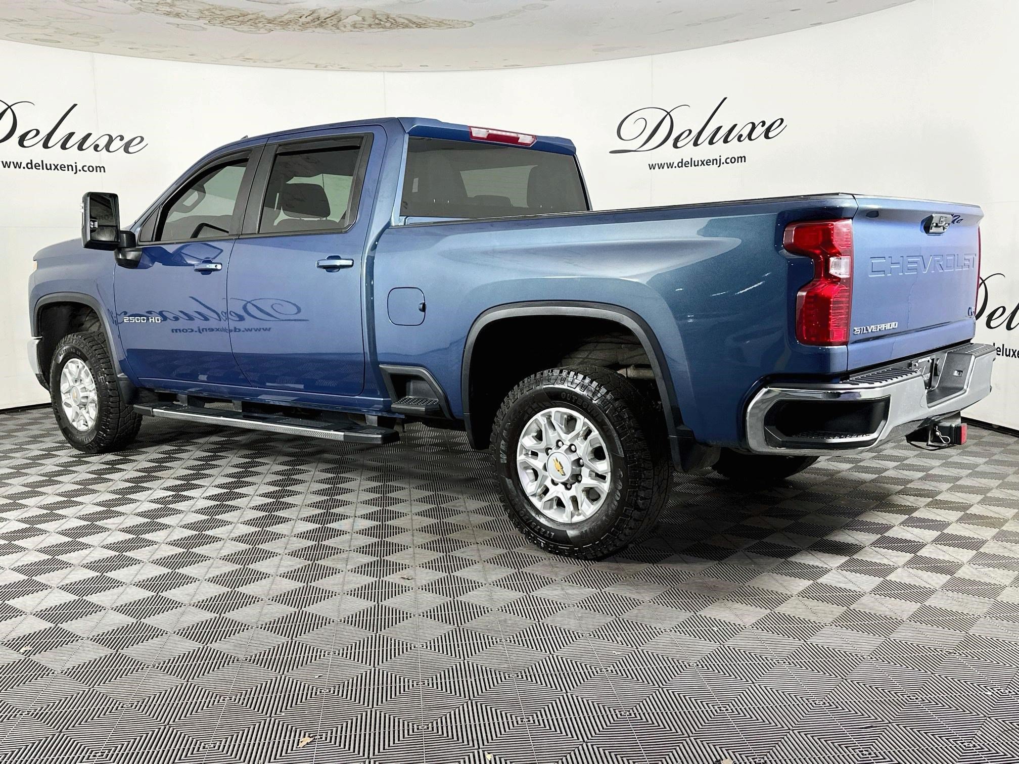 Used 2024 Chevrolet Silverado 2500 LT AWD/4WD image 4