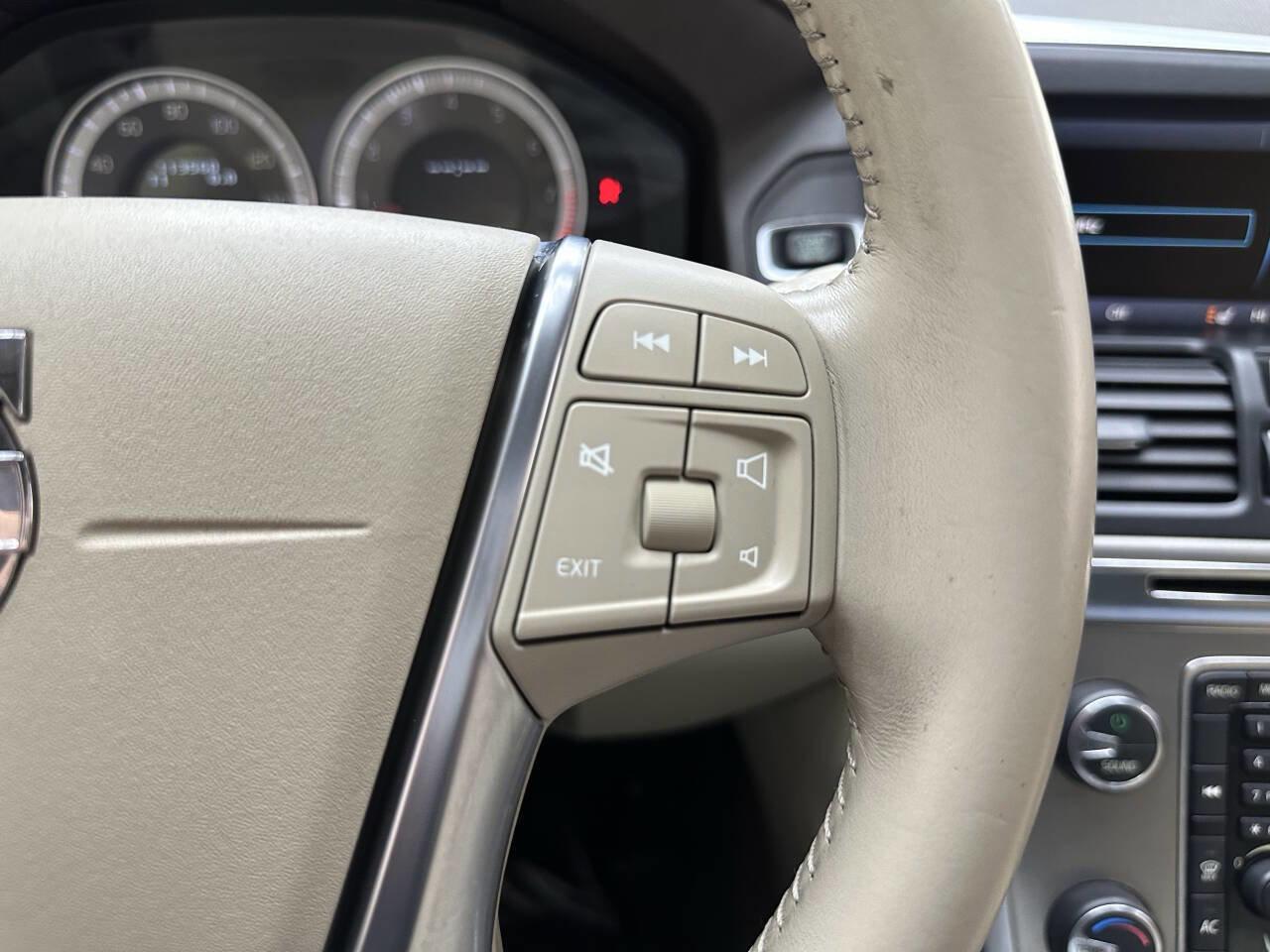 Used 2012 Volvo XC60 T6 image 22