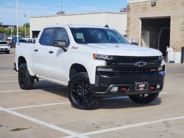 Used 2022 Chevrolet Silverado 1500 LT Trail Boss w/ Bed Protection Package AWD/4WD image 2