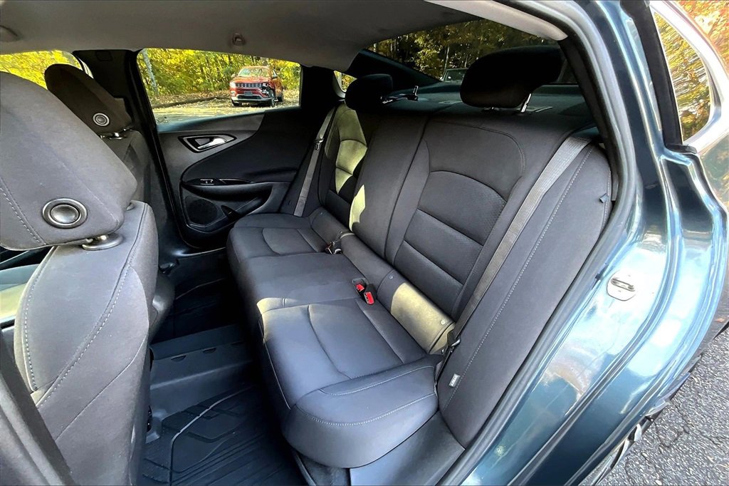 Certified 2021 Chevrolet Malibu RS w/ LPO, Floor Liner Package image 20