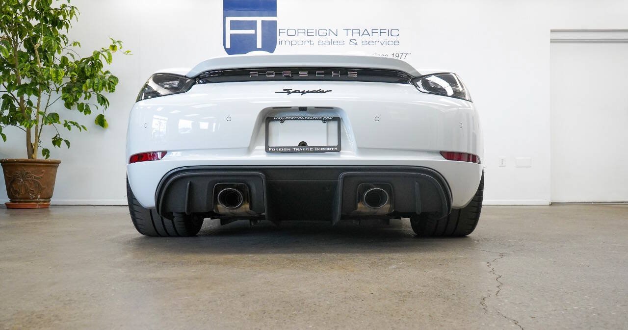 Used 2020 Porsche 718 Boxster Spyder RWD image 52