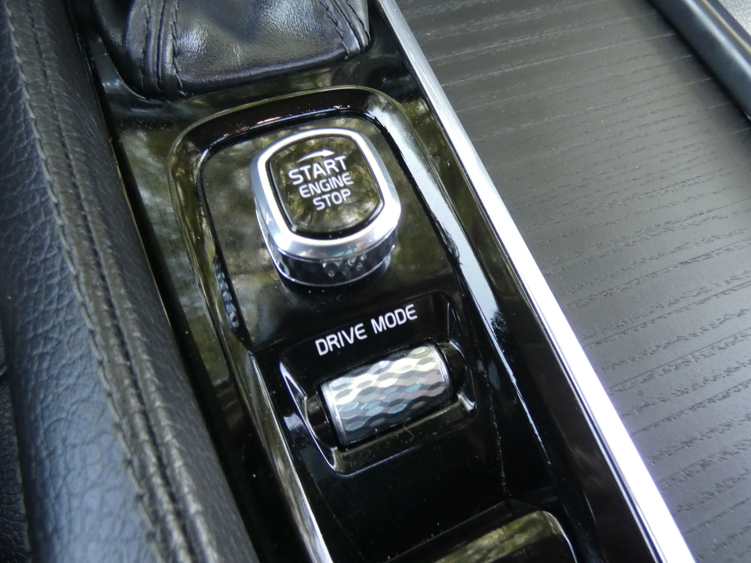 Used 2020 Volvo XC90 T6 Momentum image 57