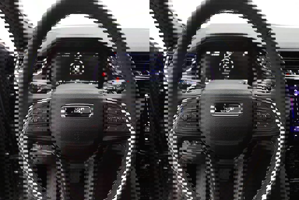 Used 2025 Jeep Grand Cherokee L Laredo image 17