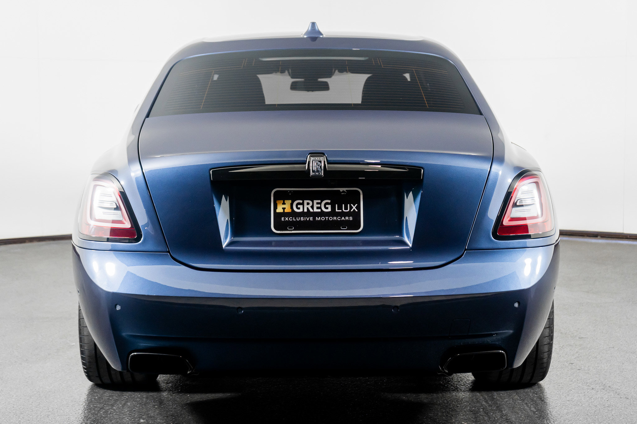 Used 2024 Rolls-Royce Ghost Black Badge w/ Black Badge Ghost Package image 11