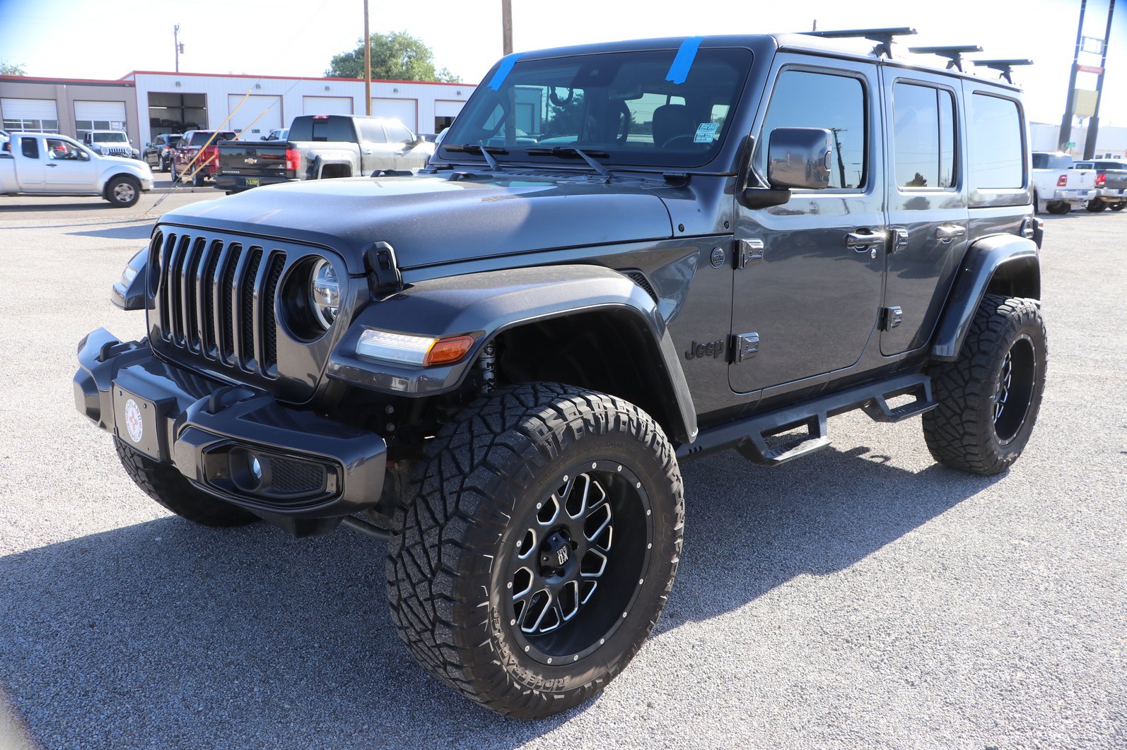 Used 2020 Jeep Wrangler Unlimited Sahara AWD/4WD image 3