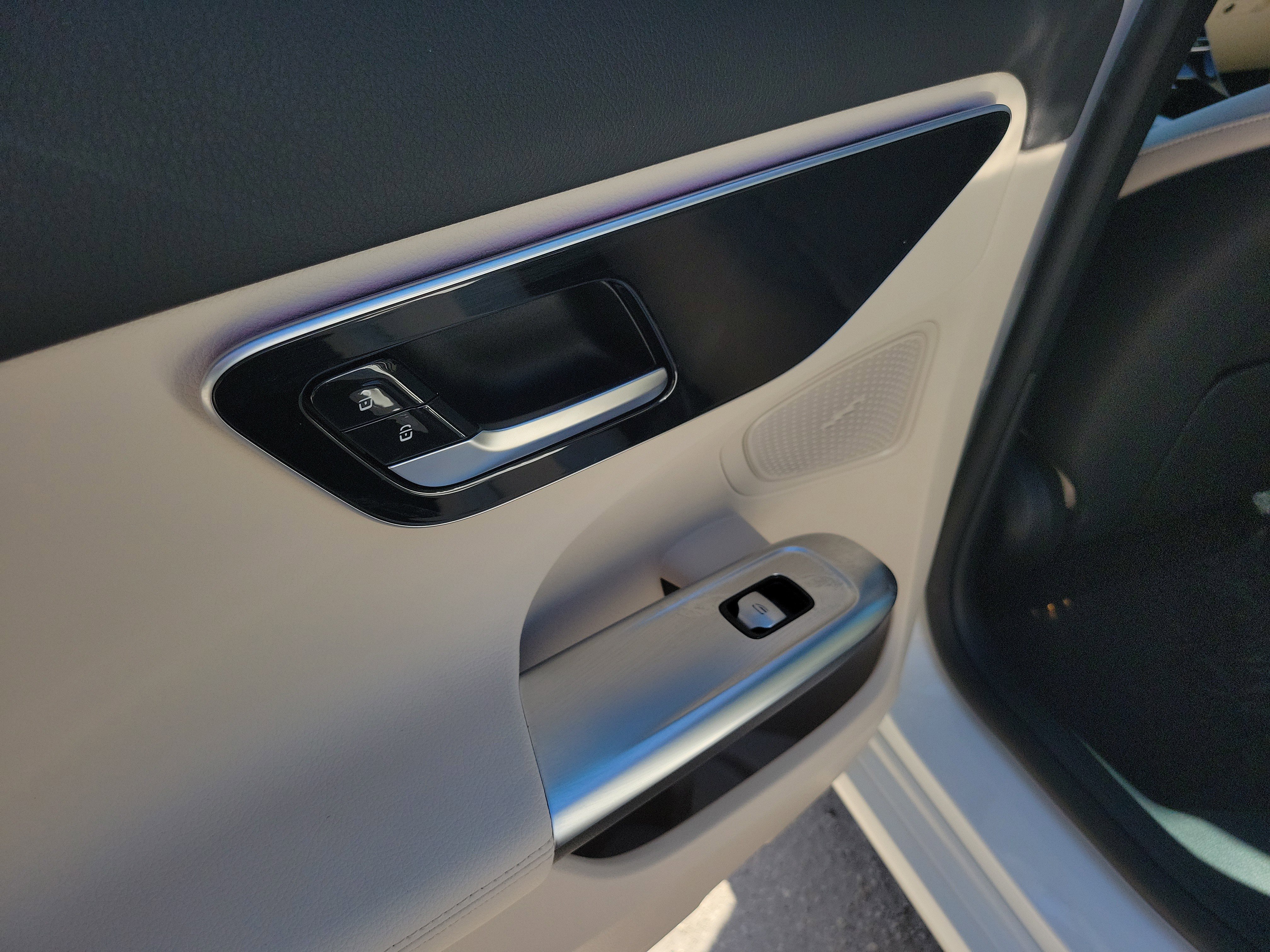 Certified 2025 Mercedes-Benz C 300 Sedan image 11