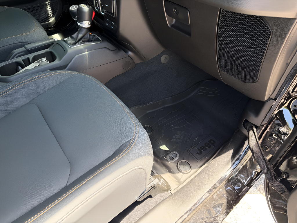 New 2026 Jeep Gladiator Sport AWD/4WD image 37