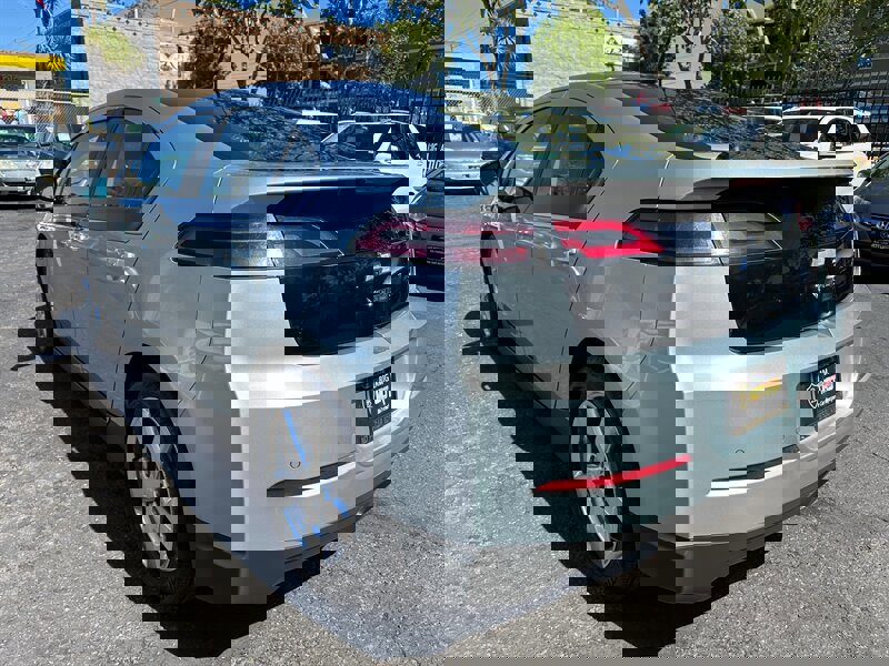 Used 2012 Chevrolet Volt Premium w/ Premium Trim Package FWD image 7