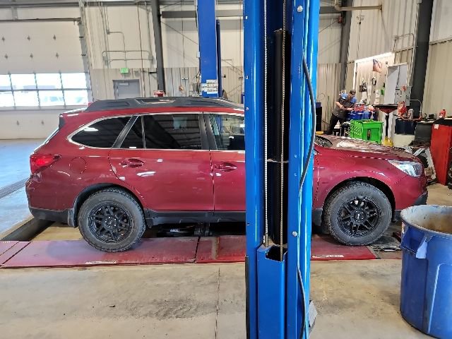 Used 2017 Subaru Outback 2.5i Limited AWD/4WD image 8