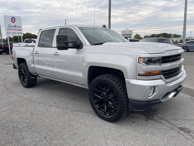 Used 2018 Chevrolet Silverado 1500 LT w/ Texas Edition image 3