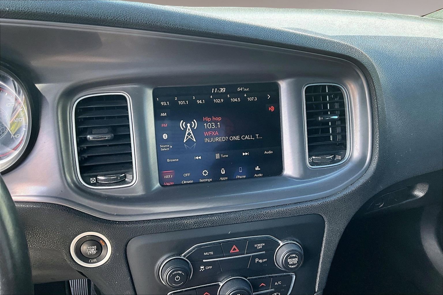 Used 2023 Dodge Charger SXT image 9