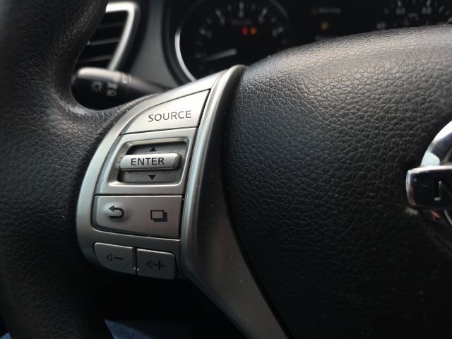 Used 2014 Nissan Rogue S image 36