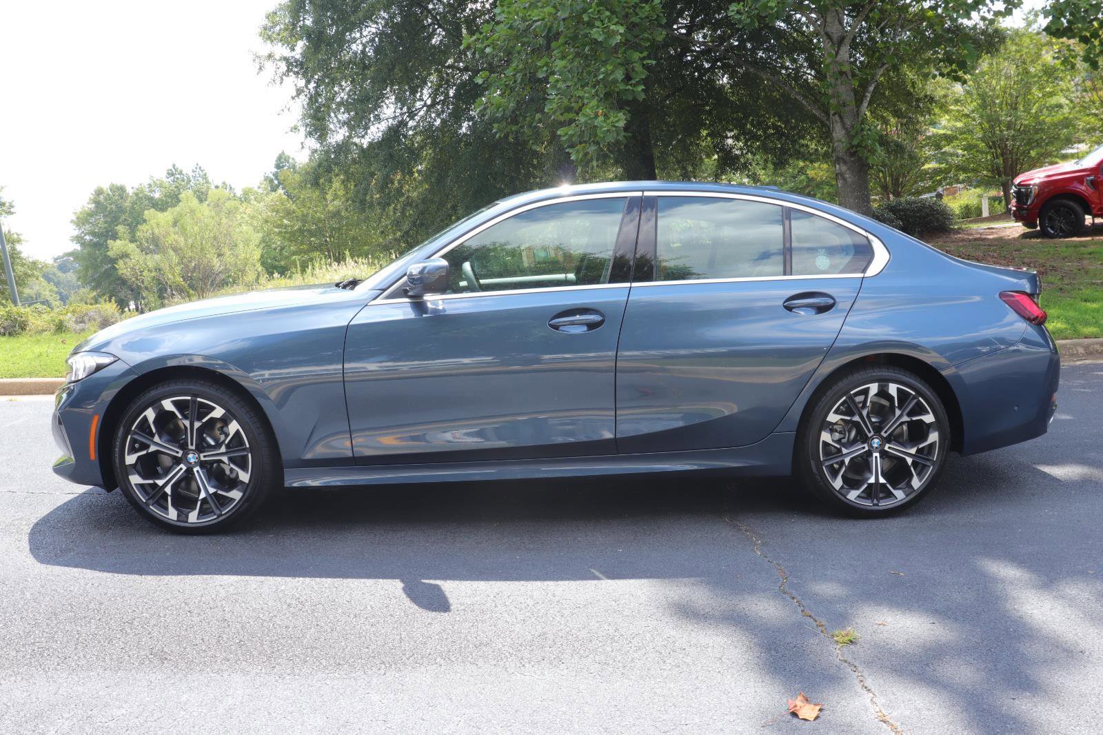 New 2025 BMW 330i Sedan w/ Convenience Package image 5