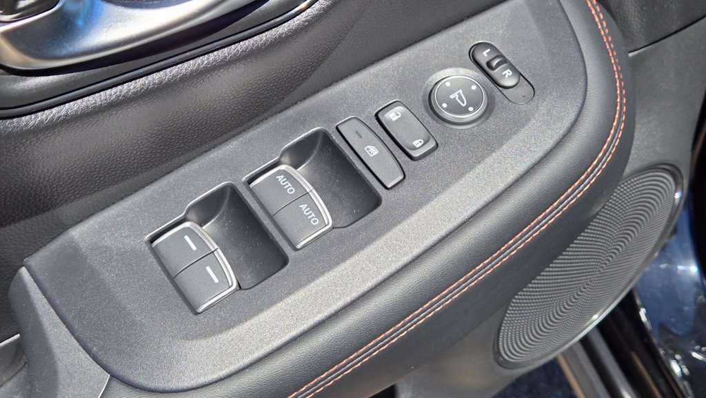 Used 2025 Honda HR-V Sport image 16