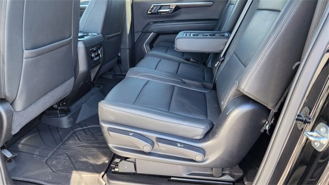 Used 2025 Chevrolet Suburban LT image 23