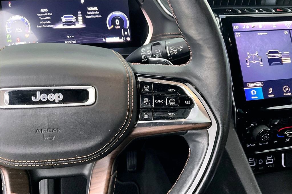 Used 2021 Jeep Grand Cherokee L Summit w/ Luxury Tech Group V image 27