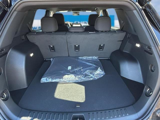 New 2027 Chevrolet Equinox LT w/ Midnight Edition AWD/4WD image 31