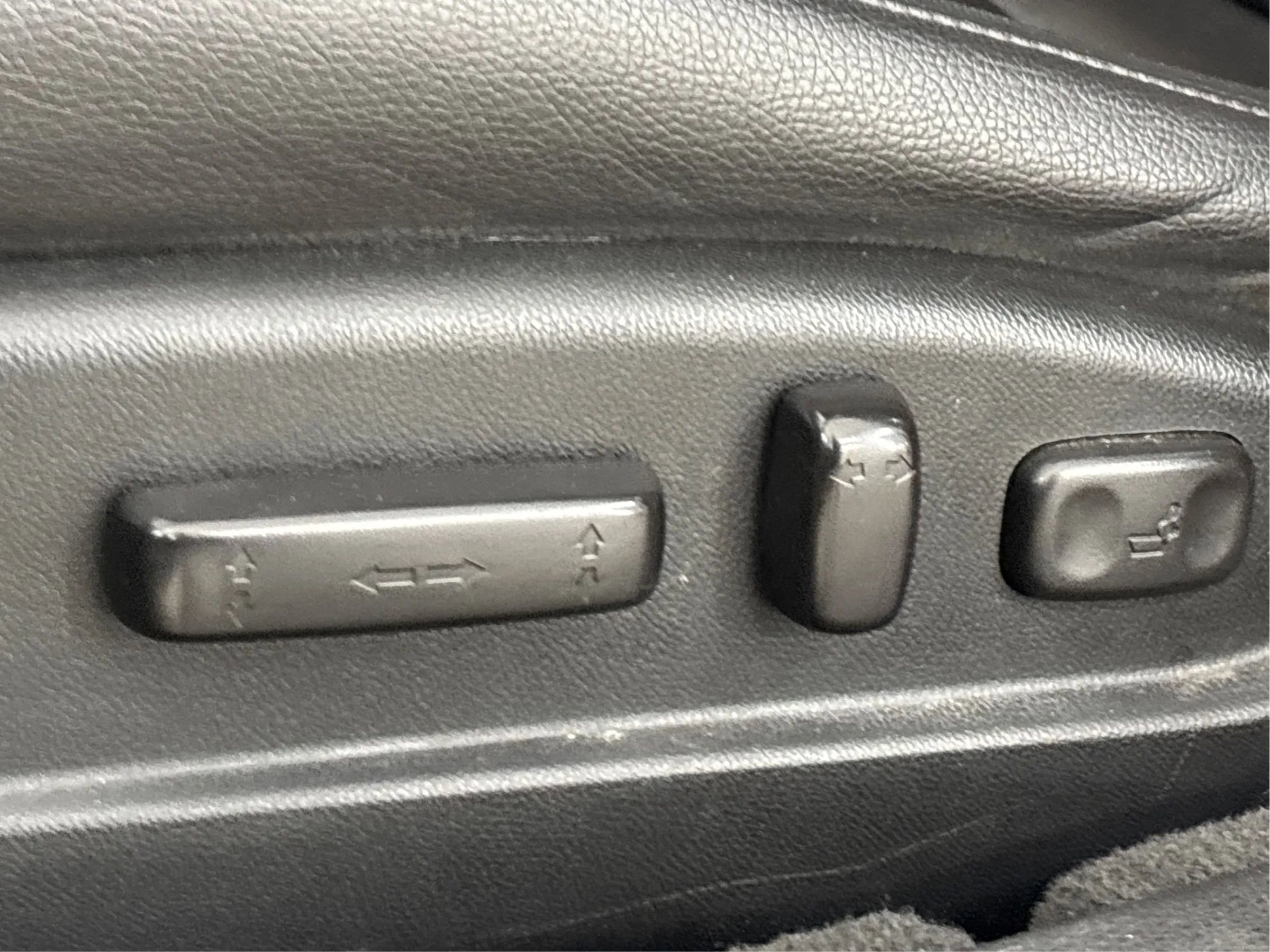 Used 2020 Acura TLX image 25