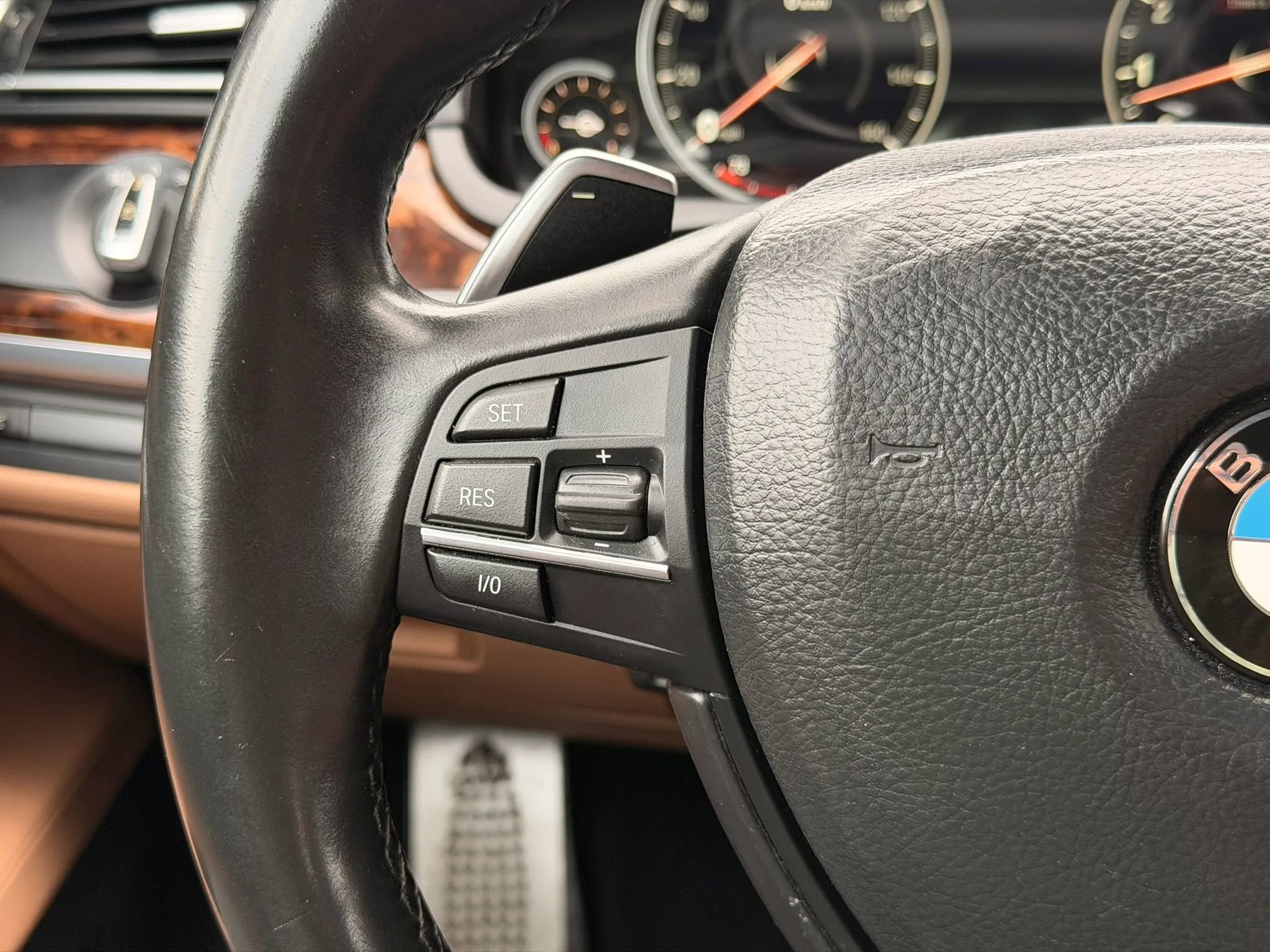 Used 2014 BMW 740Li image 42