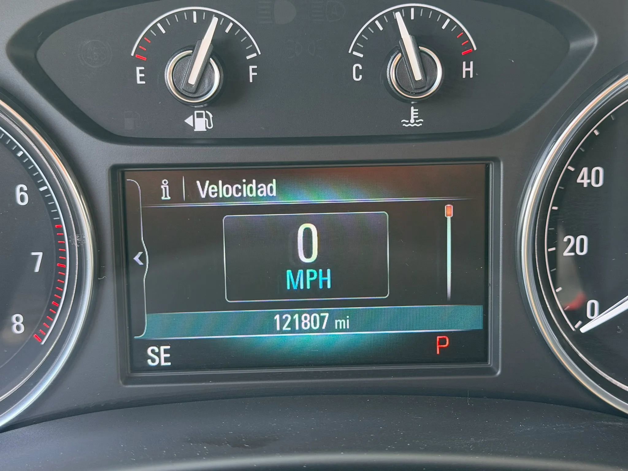 Used 2018 Buick Enclave Essence AWD/4WD image 11