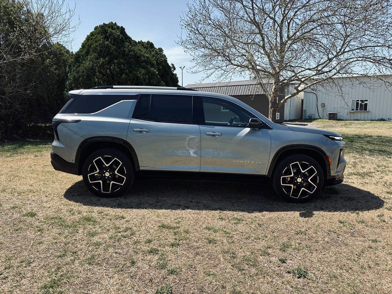 Used 2025 Chevrolet Traverse High Country image 4