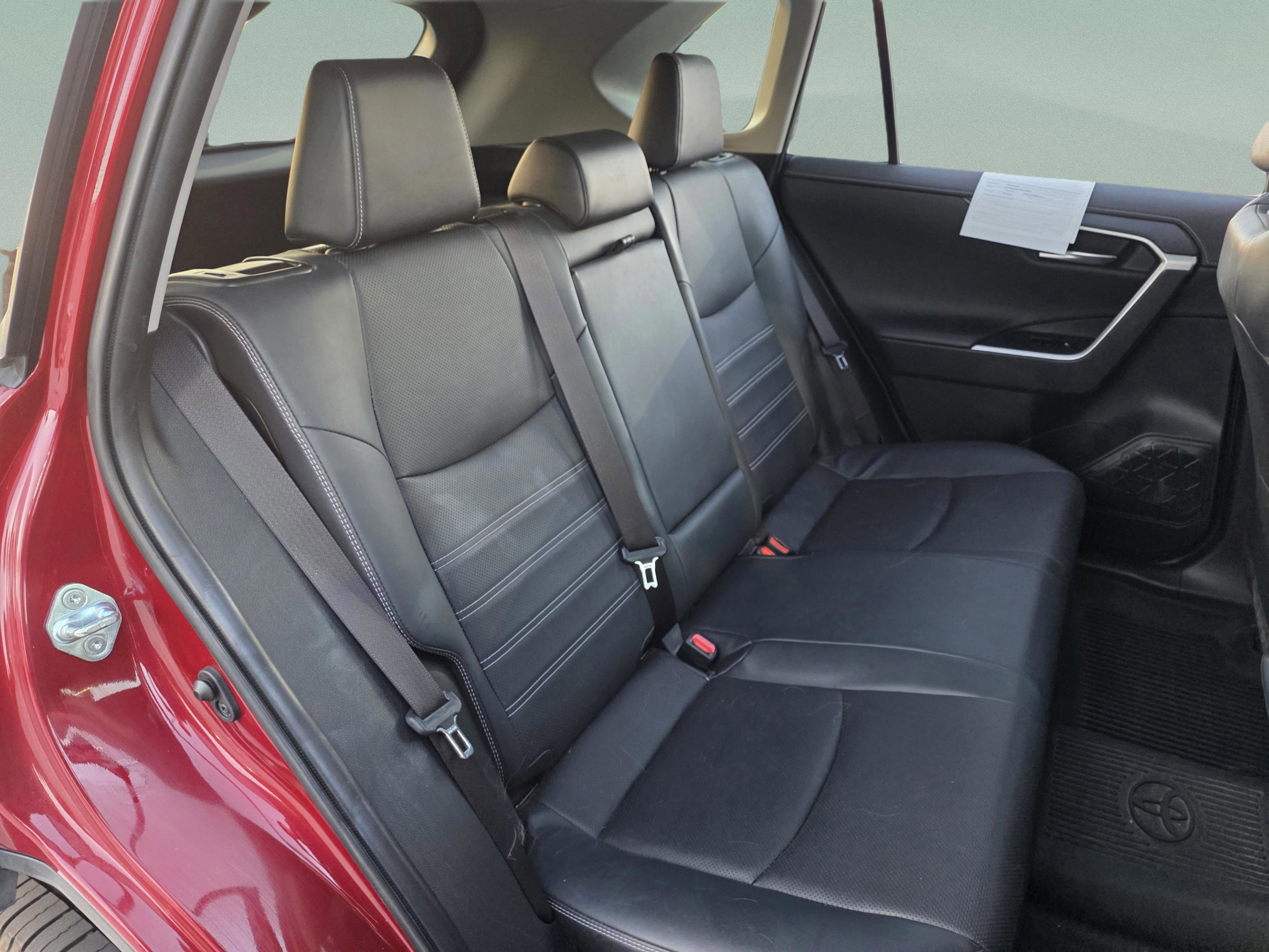 Used 2020 Toyota RAV4 Limited AWD/4WD image 14