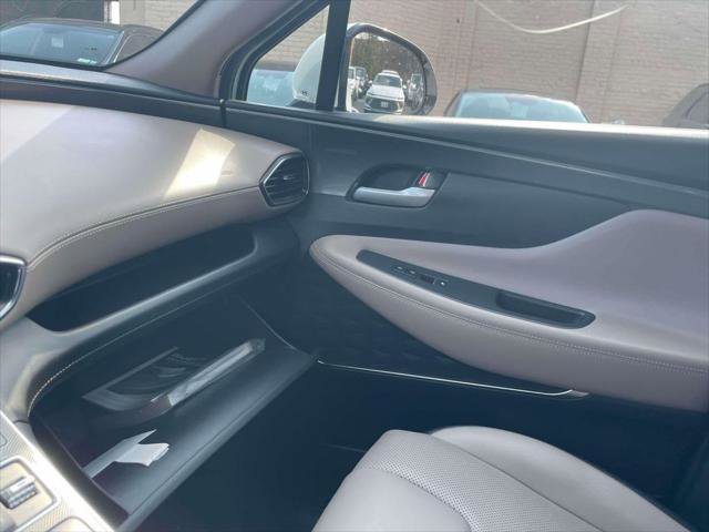 Used 2023 Hyundai Santa Fe SEL Premium image 32