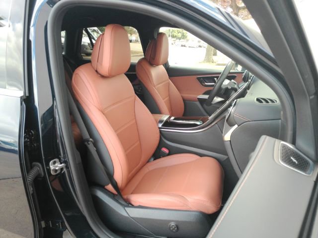 Used 2024 Mercedes-Benz GLC 300 w/ Driver Assistance Package image 23