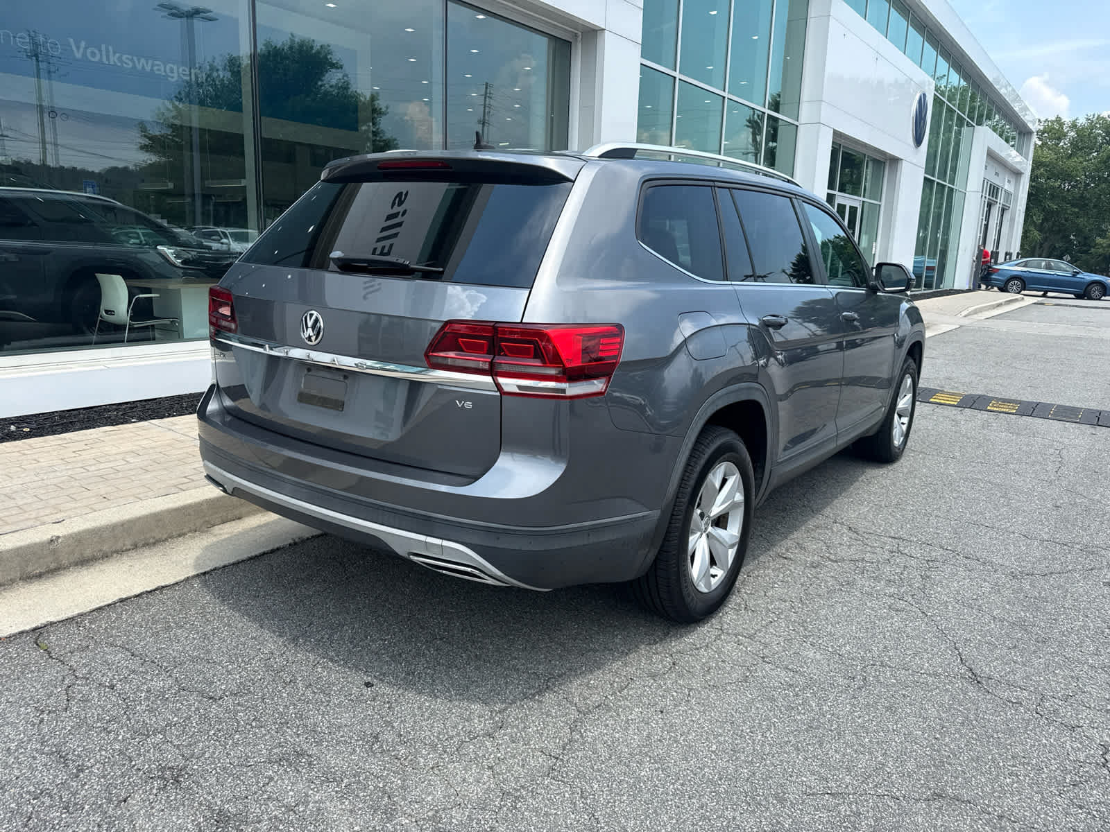 Used 2018 Volkswagen Atlas SE FWD image 29