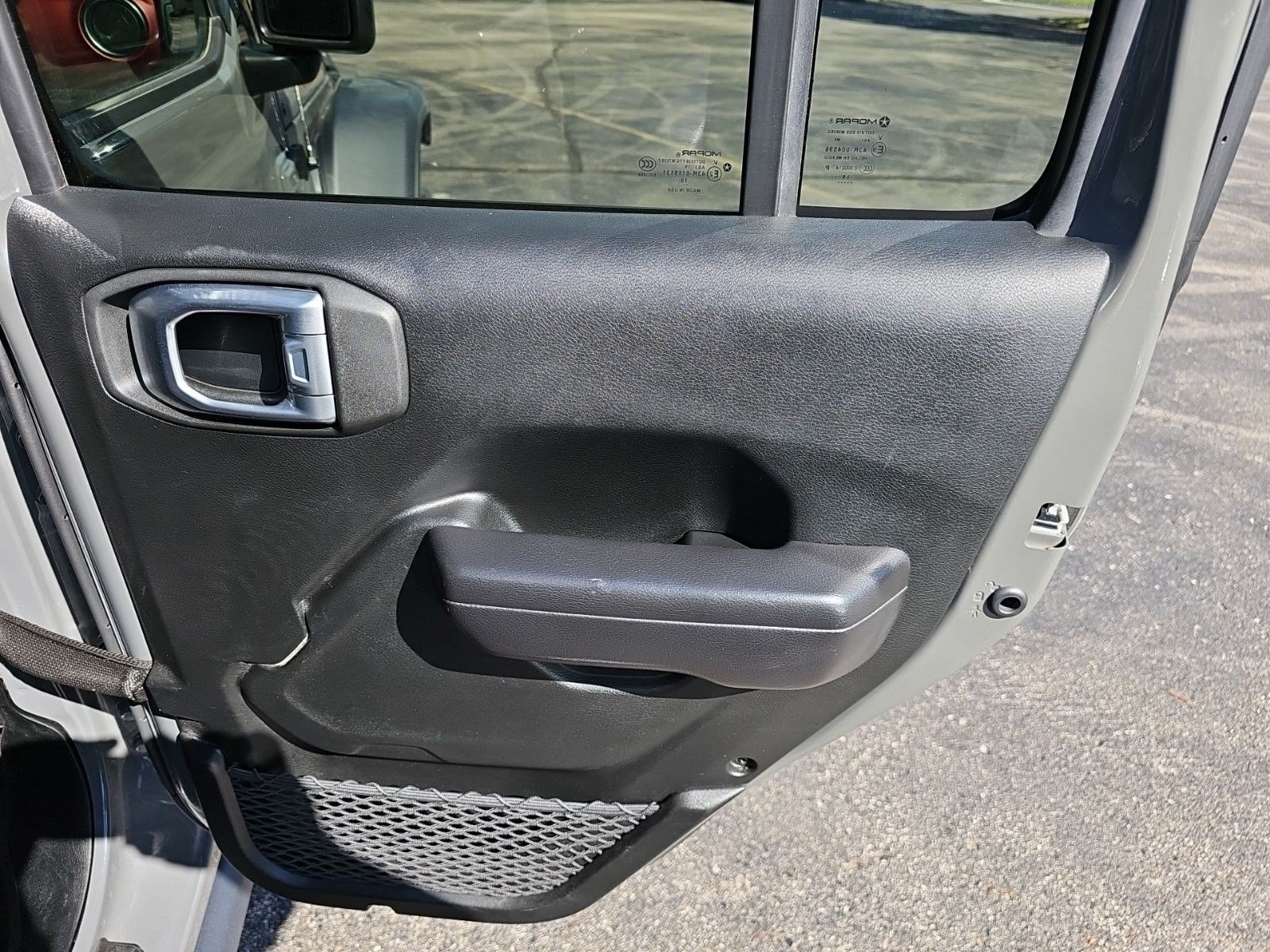 Used 2020 Jeep Gladiator Rubicon w/ LED Lighting Group AWD/4WD image 17