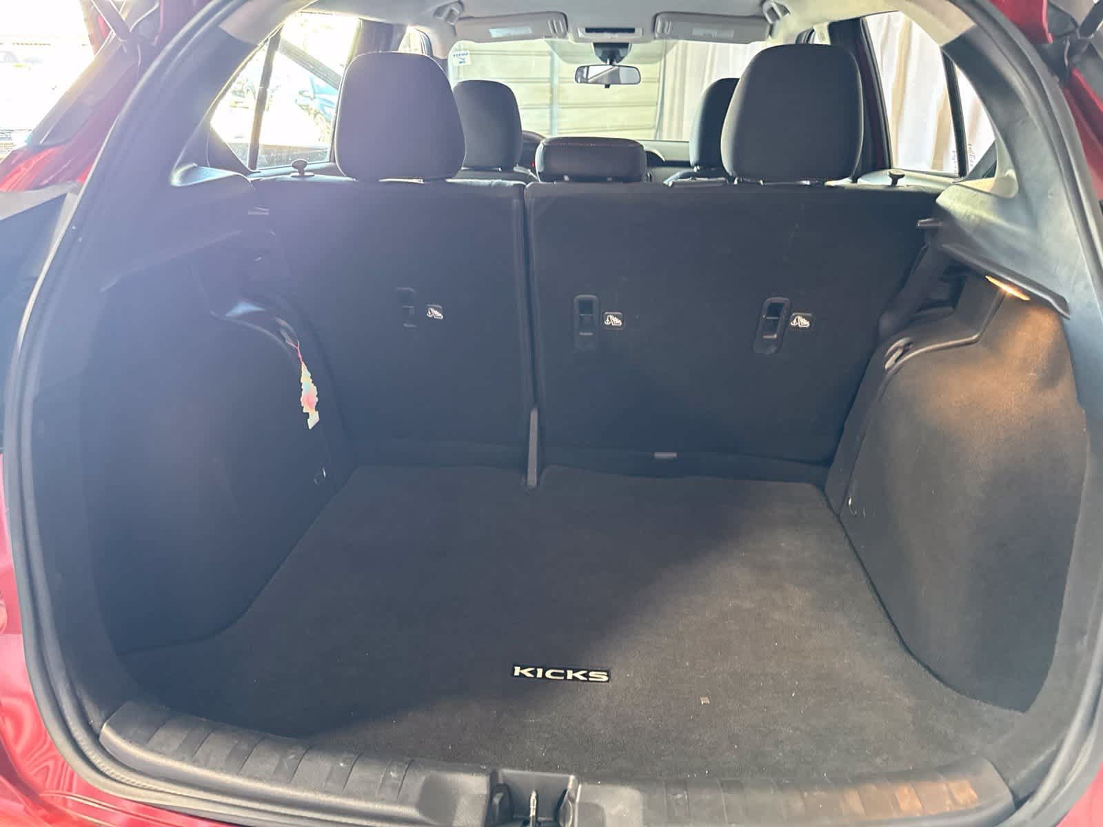 Used 2022 Nissan Kicks SR FWD image 14