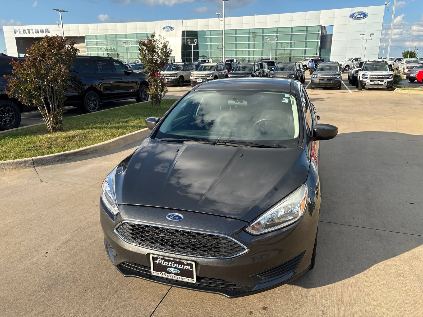 Used 2018 Ford Focus SE FWD image 24