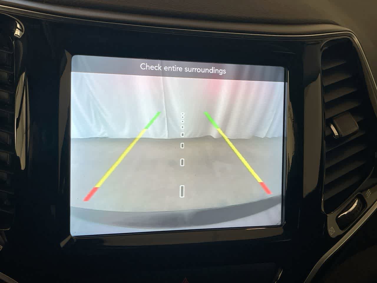 Used 2019 Jeep Cherokee Limited image 17