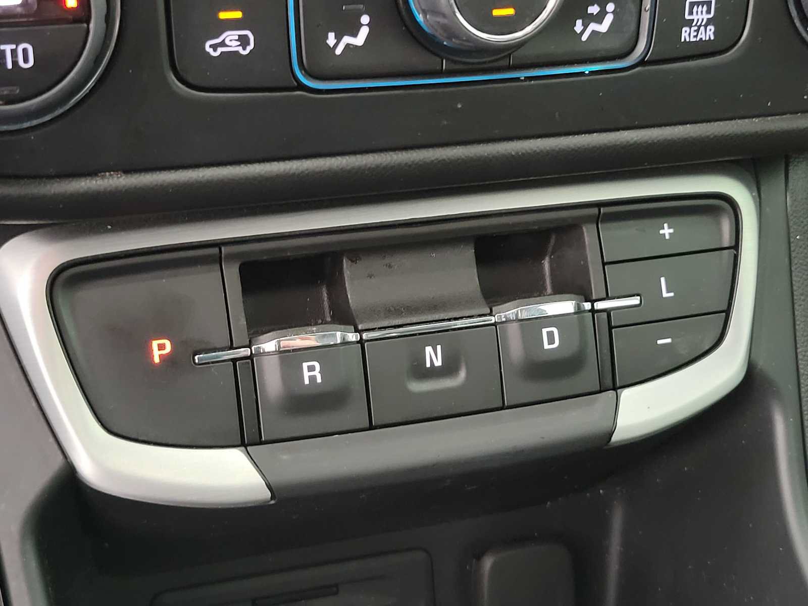 Used 2022 GMC Terrain SLT w/ Infotainment Package II FWD image 32