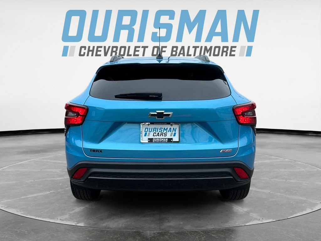 Used 2025 Chevrolet Trax RS w/ Sunroof Package FWD image 5
