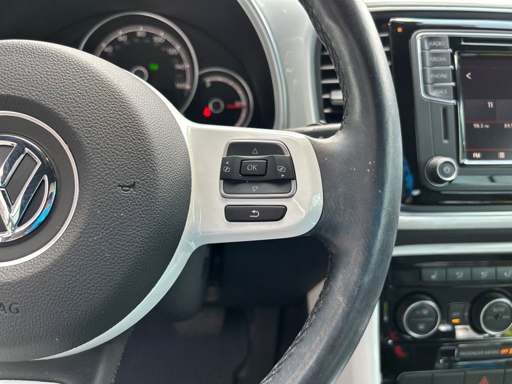 Used 2019 Volkswagen Beetle 2.0T SE FWD image 24