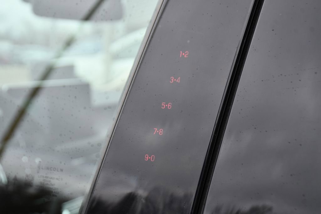 Used 2023 Lincoln Corsair AWD image 40