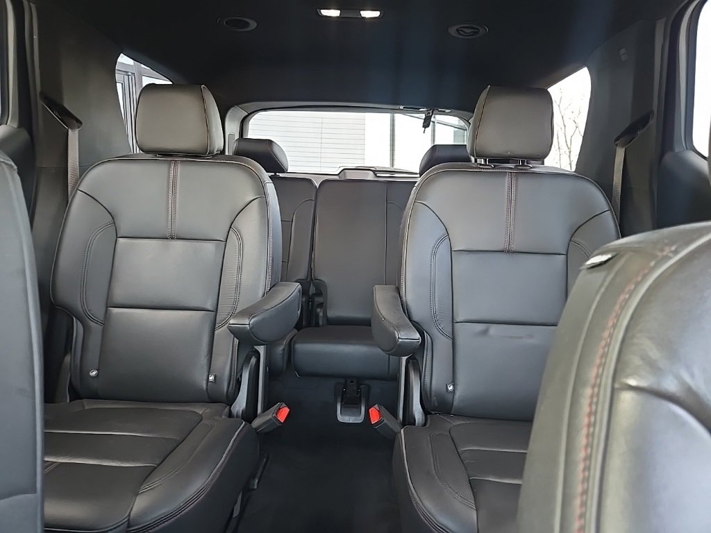 Used 2022 Chevrolet Traverse RS image 35