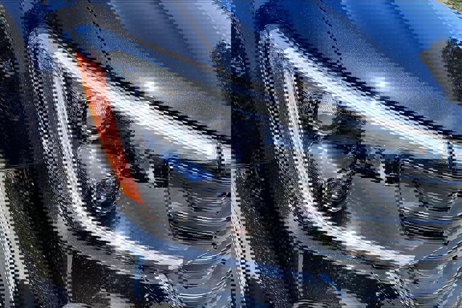 New 2026 Volkswagen Atlas Cross Sport SE image 13