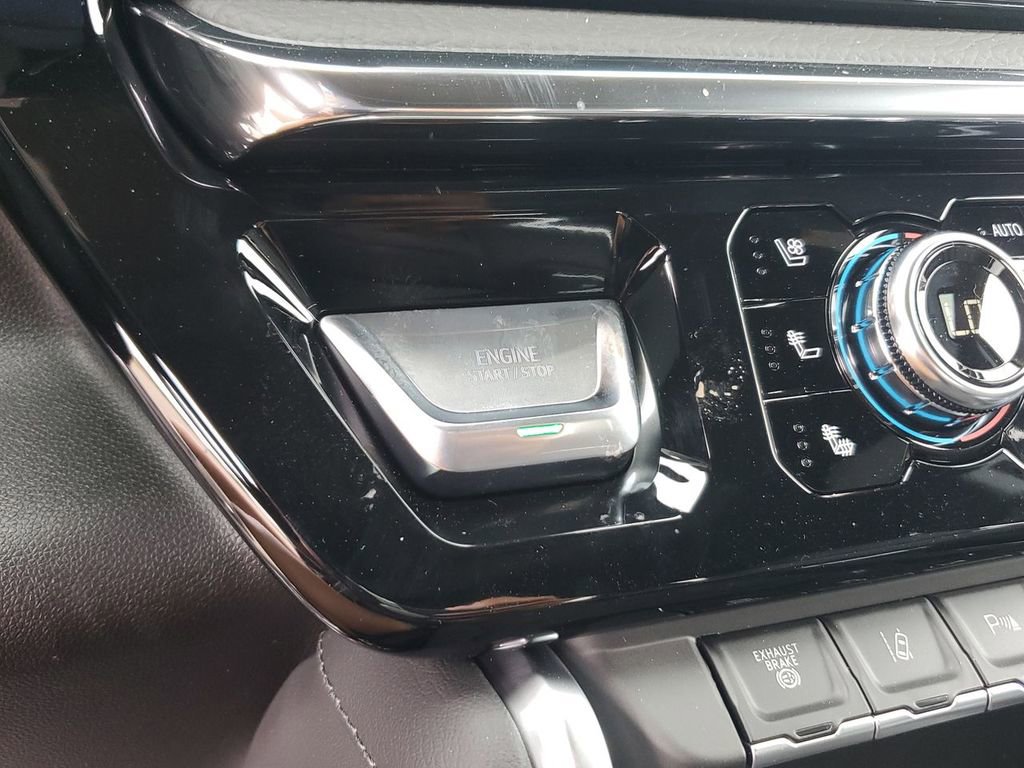 New 2025 GMC Sierra 2500 Denali w/ Denali Reserve Package image 18