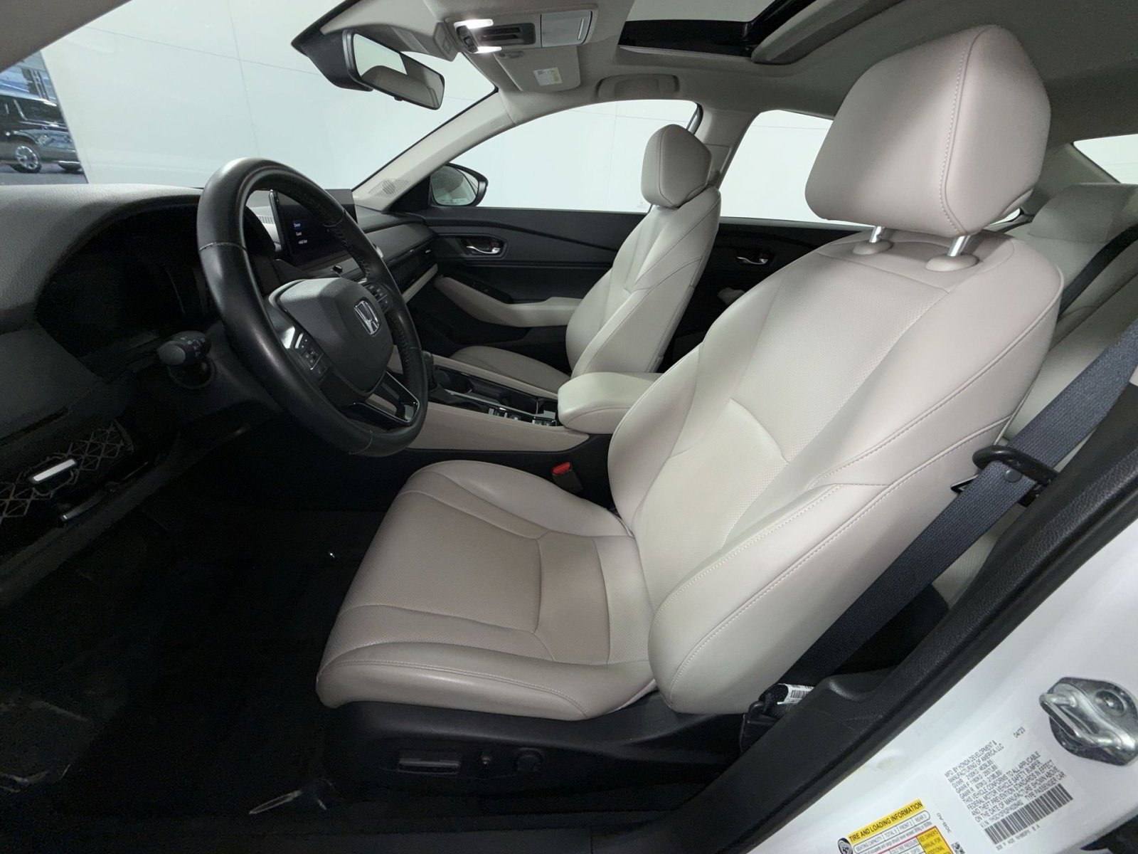 Used 2023 Honda Accord EX-L image 13