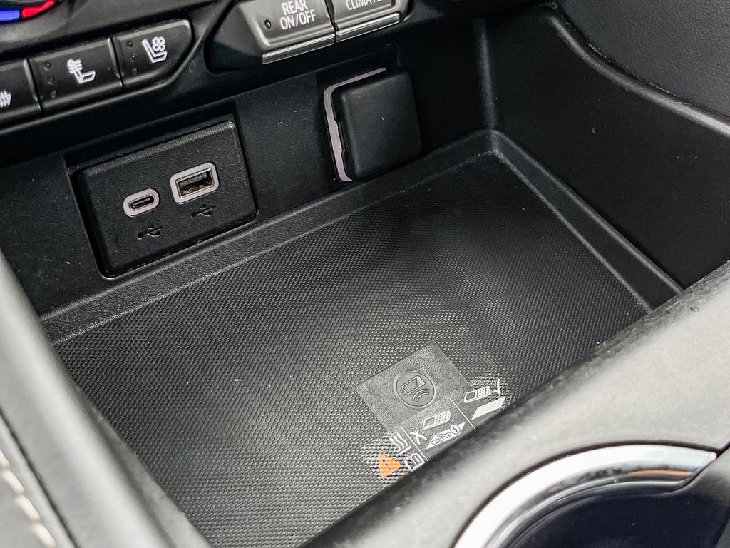 Used 2023 Chevrolet Suburban Premier image 33