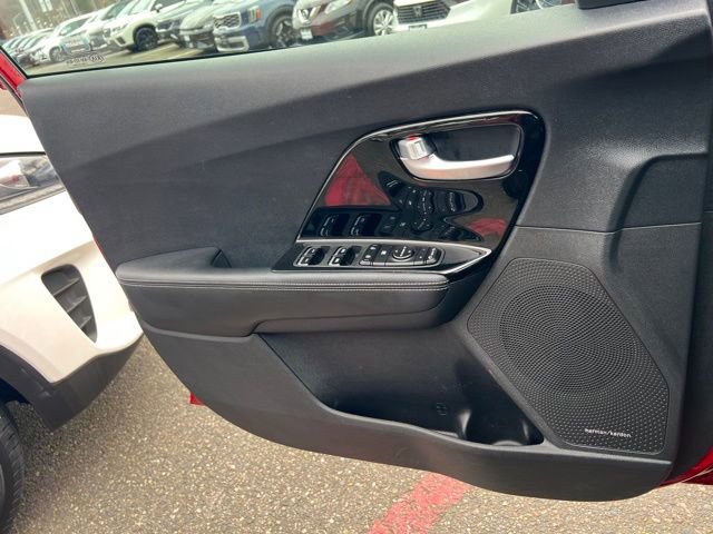 Certified 2022 Kia Niro EX FWD image 17