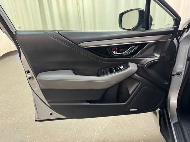 Used 2025 Subaru Outback Onyx Edition AWD/4WD image 11