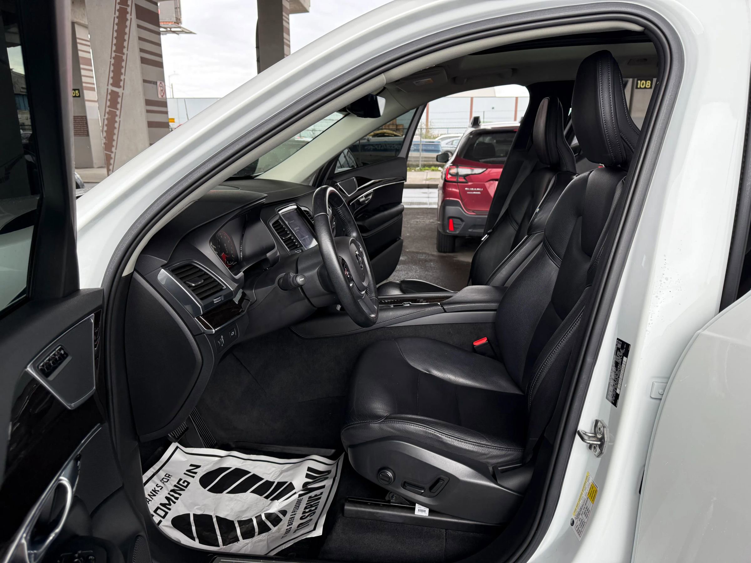 Used 2019 Volvo XC90 T6 Momentum w/ Protection Package Premier AWD/4WD image 8
