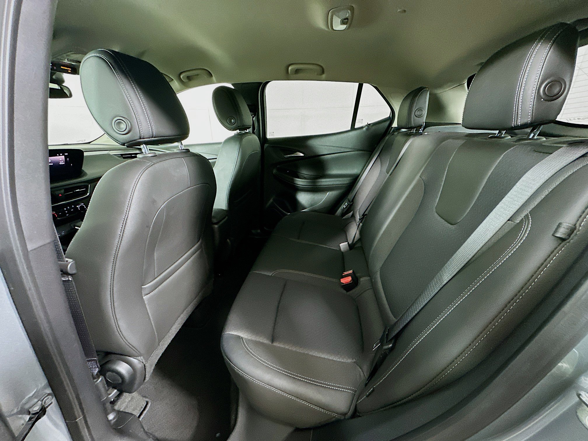 Used 2025 Buick Encore GX Preferred image 26