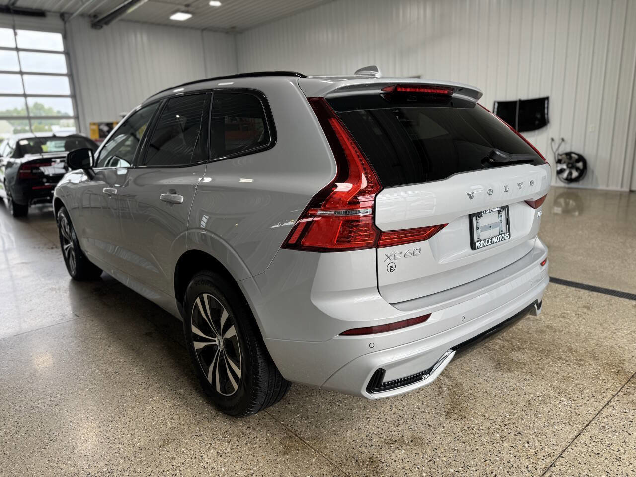 Used 2024 Volvo XC60 B5 Core AWD/4WD image 40