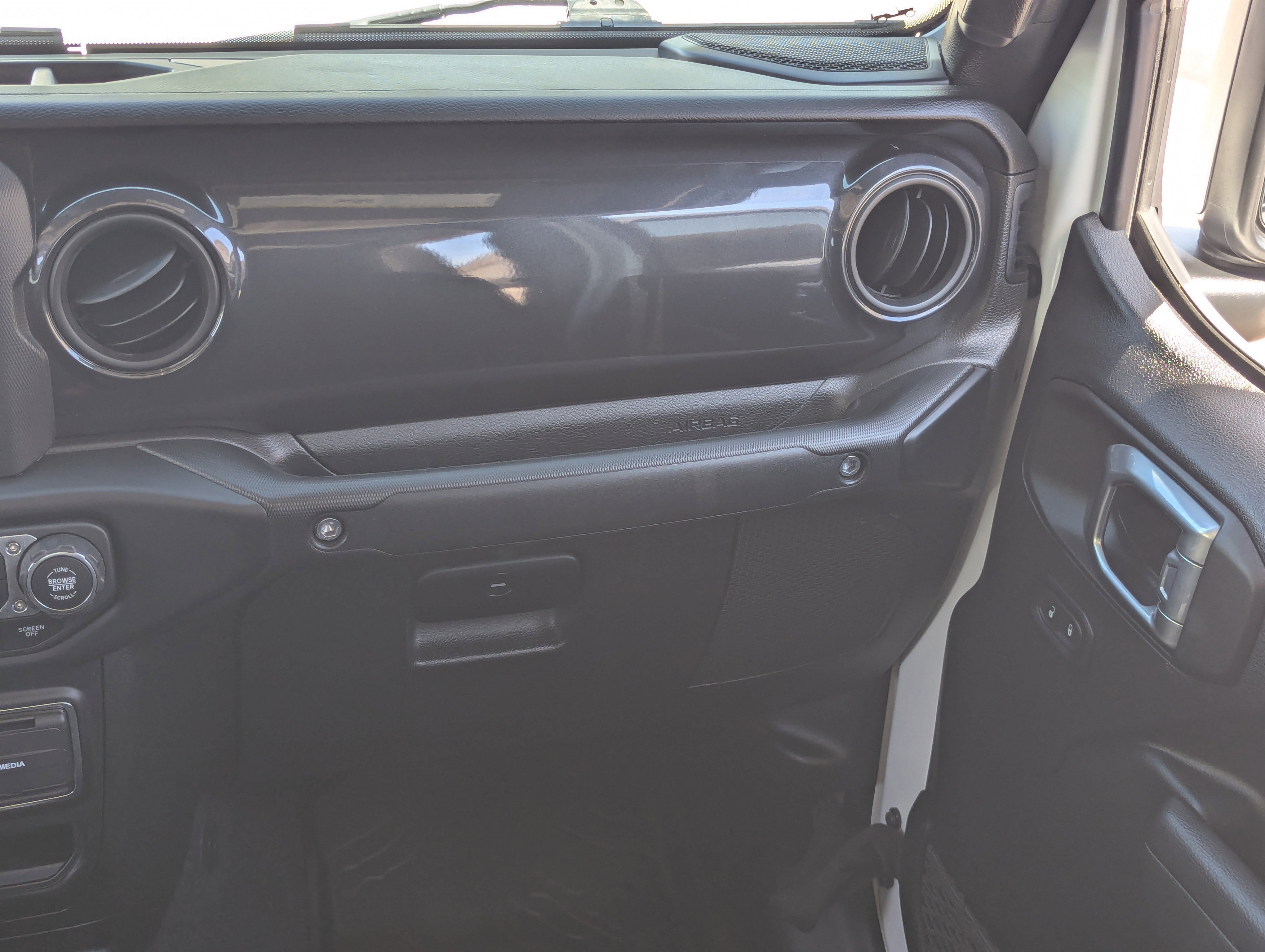 Used 2022 Jeep Gladiator Sport image 16