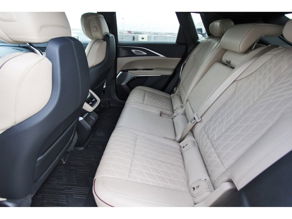 New 2025 Cadillac Lyriq Sport w/ Nappa Leather Package image 7