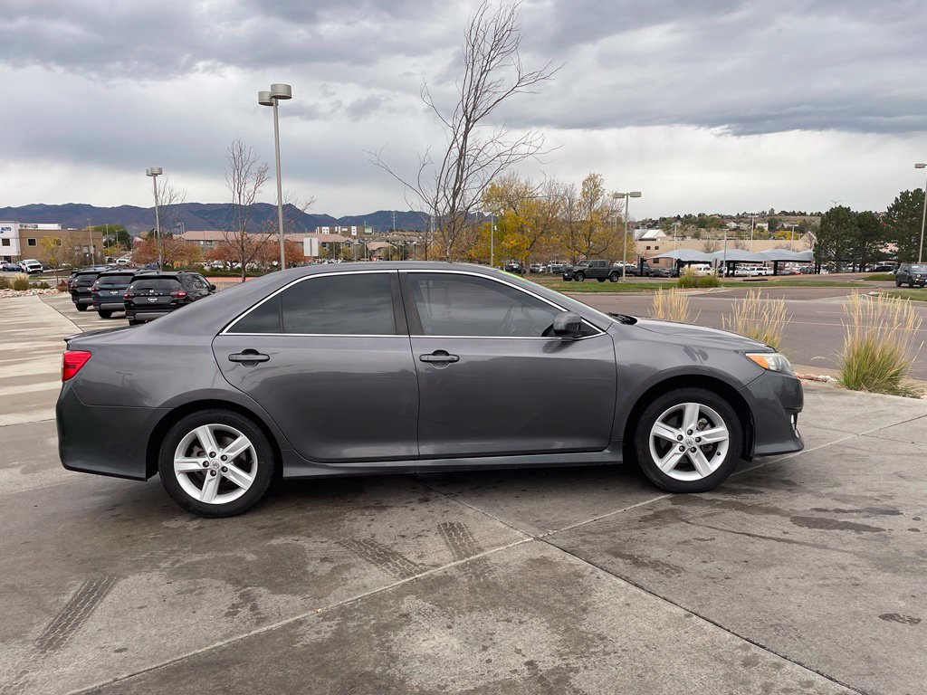 Used 2014 Toyota Camry SE FWD image 8